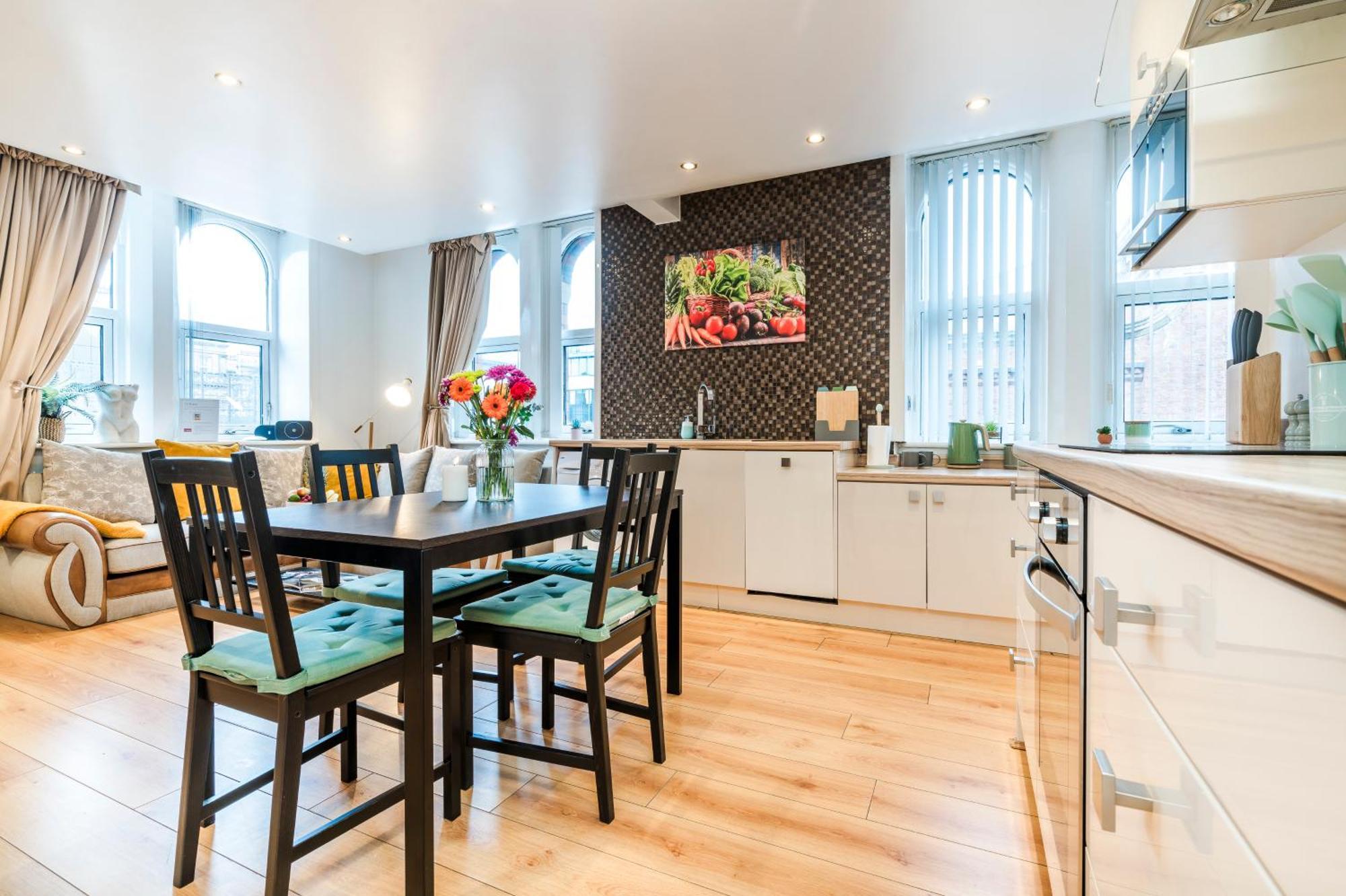 Cavern Quarters, Beautiful Two Bedroom City Centre Apartment By Garudy Serviced Apartments And Short Lets - Perfect For Longer Stays Liverpool Exterior foto
